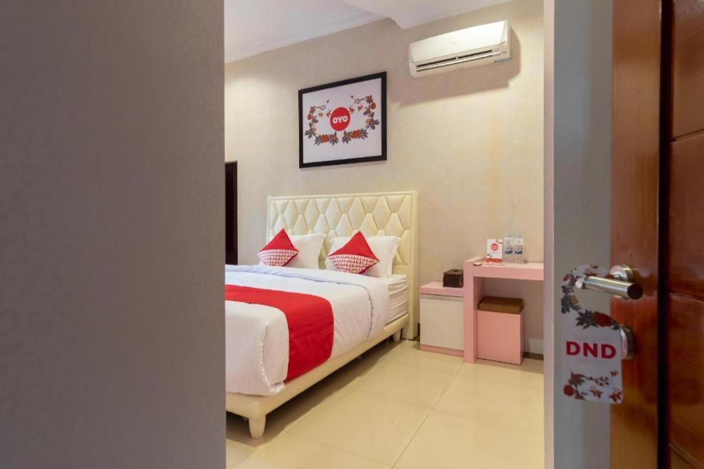 Oyo 619 Naufal Guest House Syariah Μεντάν Εξωτερικό φωτογραφία