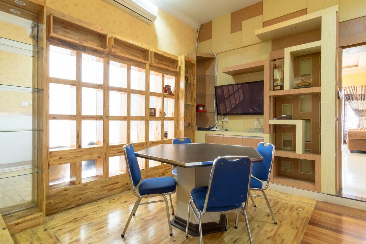 Oyo 619 Naufal Guest House Syariah Μεντάν Εξωτερικό φωτογραφία